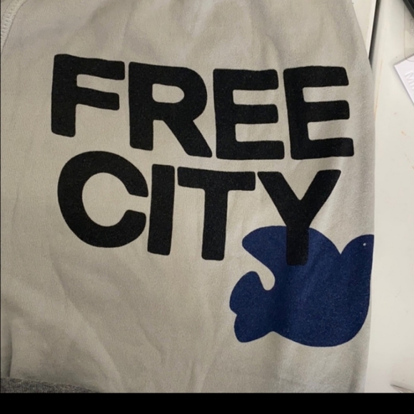 FREECITY 3/4 Sweatpants w/Blue Dove and Logo - Picture 5 of 9